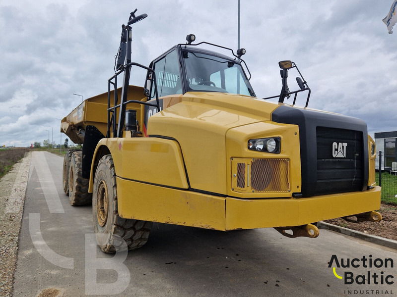 Caterpillar 735C - Tombereau articulé: photos 5 Caterpillar 735C - Tombereau articulé: photos 5