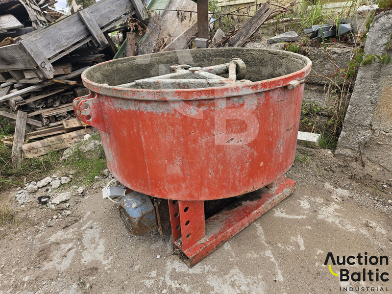 Concrete mixer - Bétonnière: photos 2 Concrete mixer - Bétonnière: photos 2