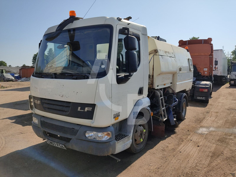 DAF LF45.160 - Balayeuse de voirie: photos 2 DAF LF45.160 - Balayeuse de voirie: photos 2