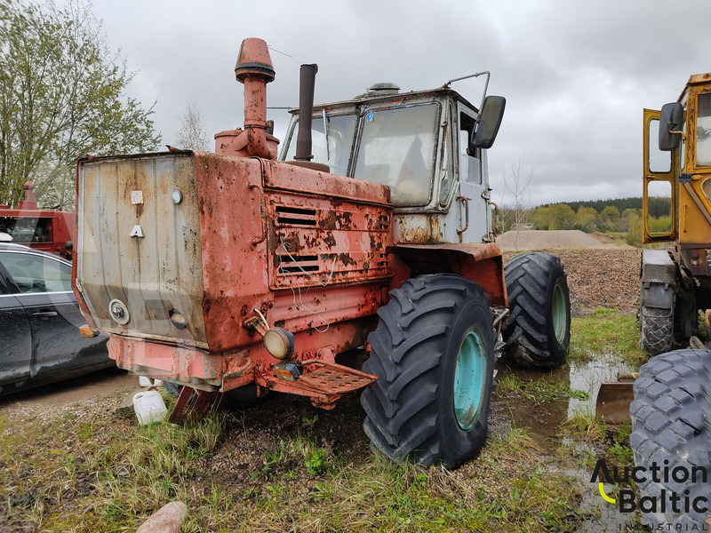 HTZ XTZ T-150K - Tracteur agricole: photos 3 HTZ XTZ T-150K - Tracteur agricole: photos 3