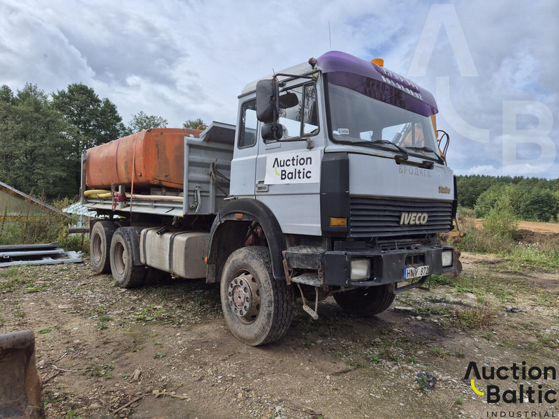 Iveco 260-34 - Camion citerne: photos 2 Iveco 260-34 - Camion citerne: photos 2