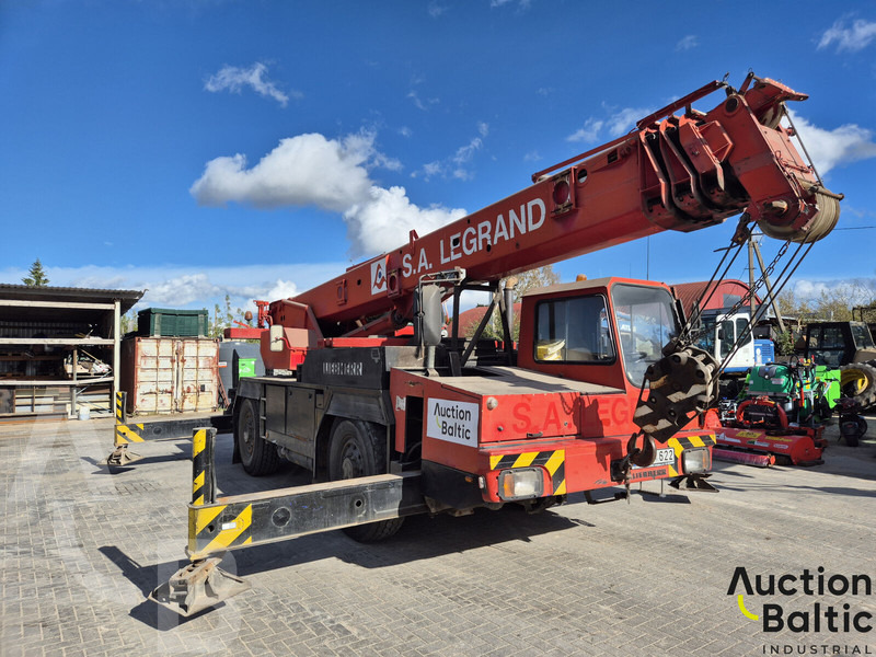 Liebherr UTM 526 - Grue auxiliaire: photos 2 Liebherr UTM 526 - Grue auxiliaire: photos 2