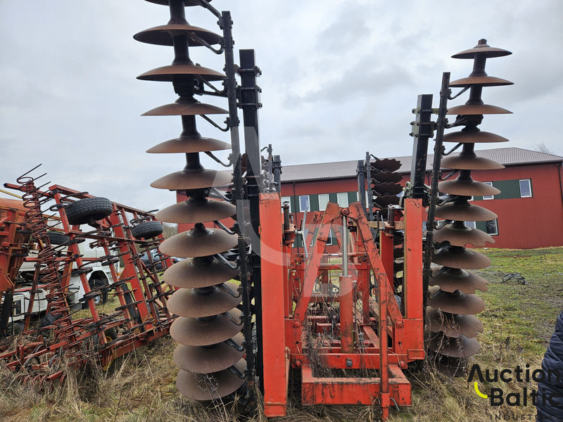 Massey Ferguson Ferguson - Cover crop: photos 3 Massey Ferguson Ferguson - Cover crop: photos 3