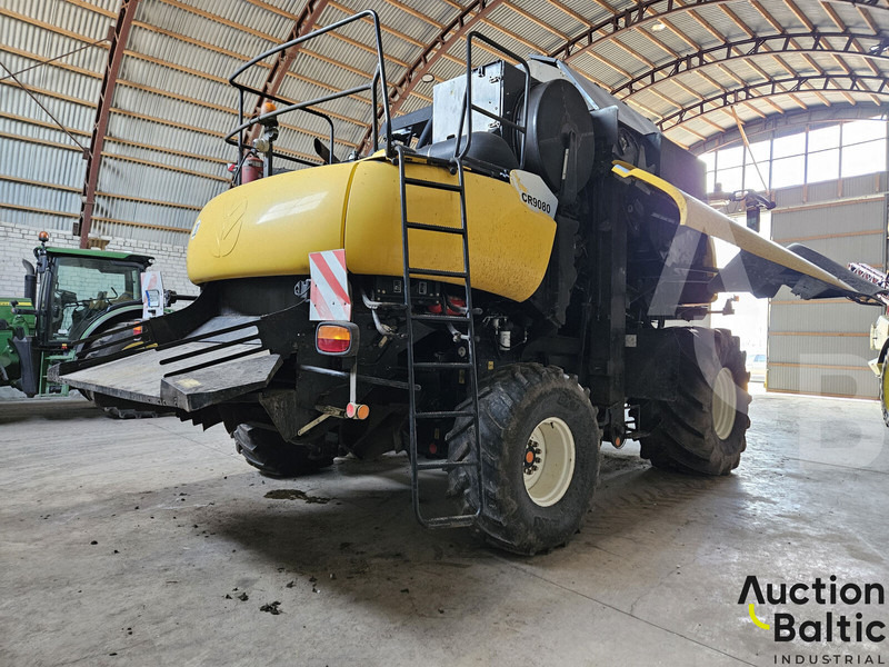 New Holland CR 9080 - Moissonneuse-batteuse: photos 4 New Holland CR 9080 - Moissonneuse-batteuse: photos 4