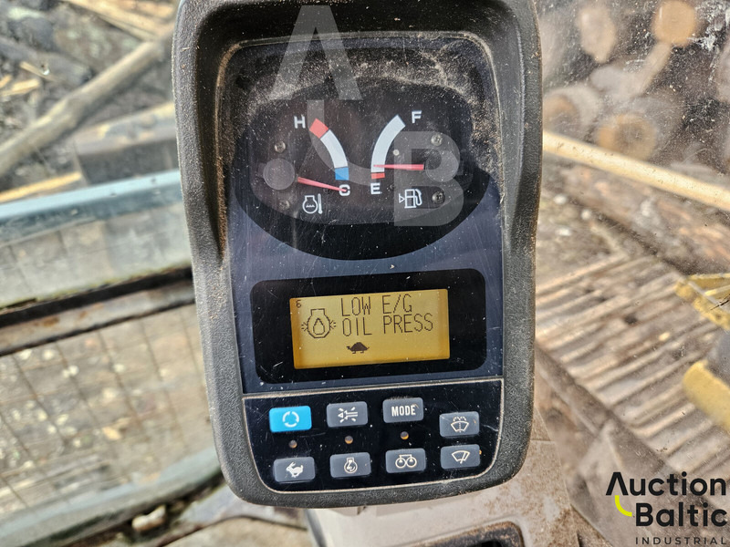 Pelle sur chenille New Holland E 145: photos 20