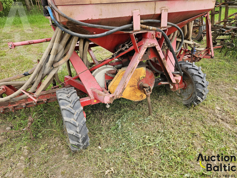 SPU 4 - Combiné de semis: photos 5 SPU 4 - Combiné de semis: photos 5