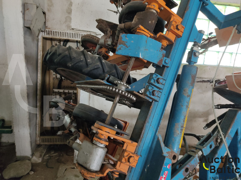 Schmotzer UD2000 - Semoir monograine: photos 4 Schmotzer UD2000 - Semoir monograine: photos 4