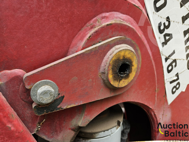 Chargeuse sur chenilles Takeuchi TL12V-2: photos 13 Chargeuse sur chenilles Takeuchi TL12V-2: photos 13