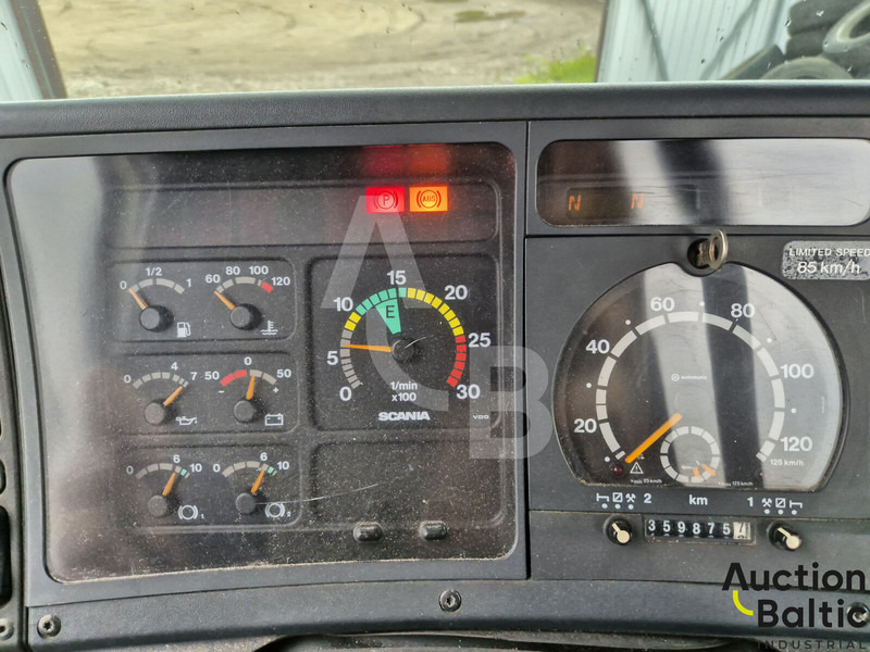 Tracteur routier Scania P 94-260: photos 6