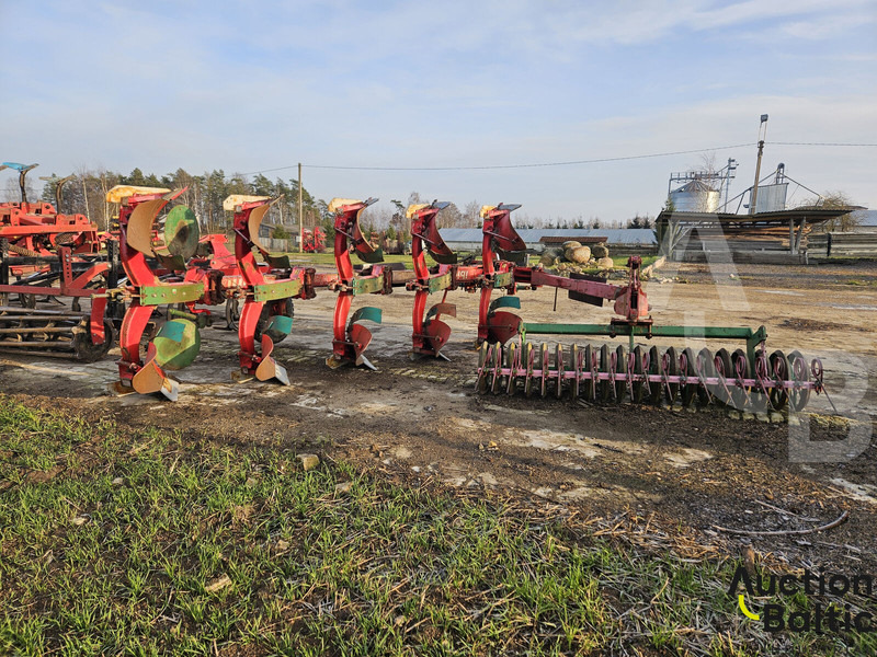 UNIA - Charrue: photos 3 UNIA - Charrue: photos 3