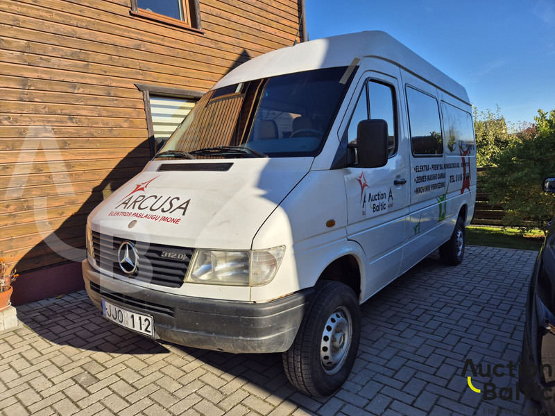 Mercedes-Benz 300-serie 312 D - Véhicule utilitaire: photos 1 Mercedes-Benz 300-serie 312 D - Véhicule utilitaire: photos 1