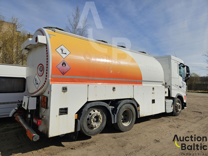 Volvo FH 420 - Camion citerne: photos 3 Volvo FH 420 - Camion citerne: photos 3