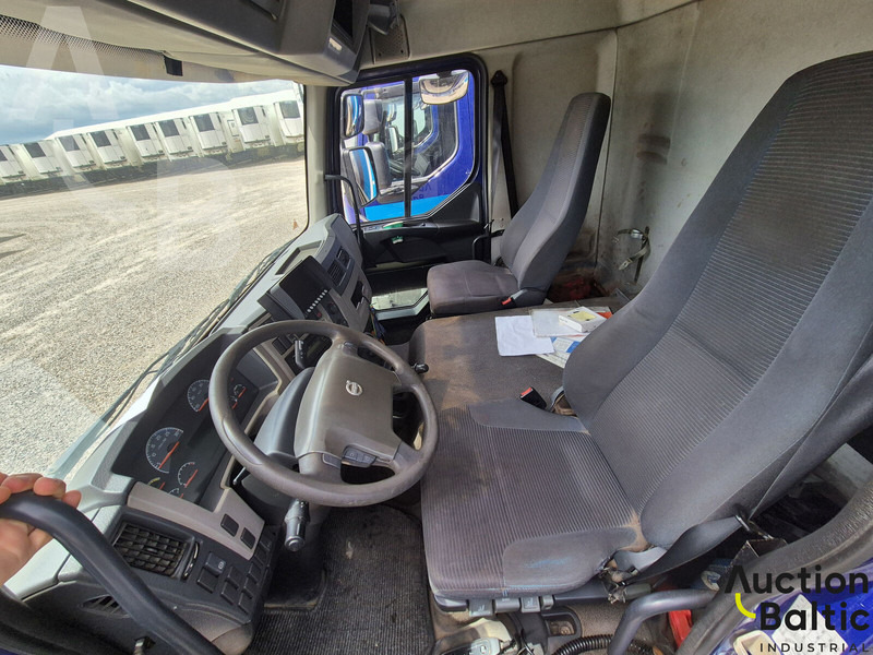 Volvo FL240 - Camion fourgon: photos 4 Volvo FL240 - Camion fourgon: photos 4