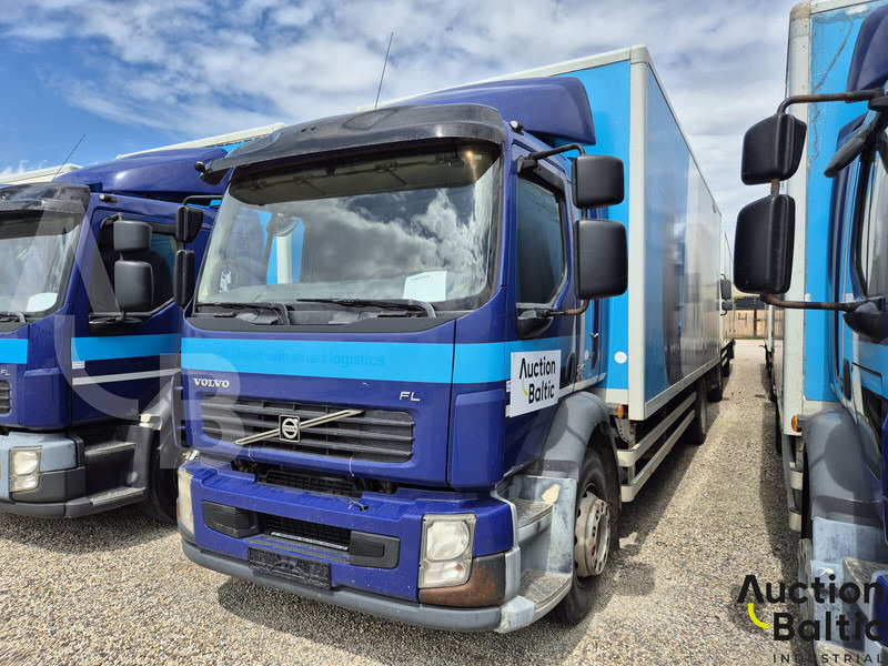 Volvo FL240 - Camion fourgon: photos 1 Volvo FL240 - Camion fourgon: photos 1