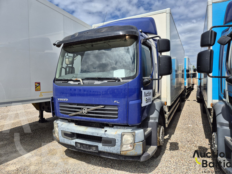 Volvo FL240 - Camion fourgon: photos 1 Volvo FL240 - Camion fourgon: photos 1