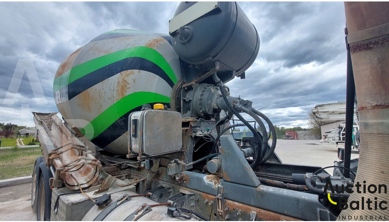 Volvo FM12 - Camion malaxeur: photos 3 Volvo FM12 - Camion malaxeur: photos 3