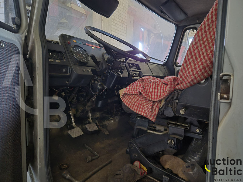 ZIL ZIL 433362 - Camion avec nacelle: photos 5 ZIL ZIL 433362 - Camion avec nacelle: photos 5