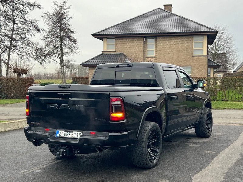 Dodge Ram HEMI 5700 *DODGE RAM 1500 LARAMIE AIR SUSP* - Voiture: photos 3 Dodge Ram HEMI 5700 *DODGE RAM 1500 LARAMIE AIR SUSP* - Voiture: photos 3