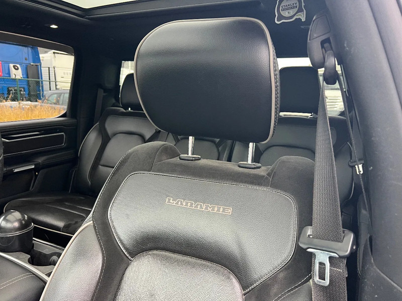 Dodge Ram HEMI 5700 *DODGE RAM 1500 LARAMIE AIR SUSP* - Voiture: photos 5 Dodge Ram HEMI 5700 *DODGE RAM 1500 LARAMIE AIR SUSP* - Voiture: photos 5