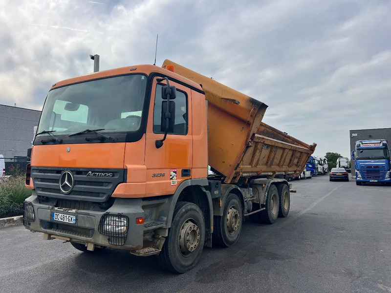 Mercedes-Benz Actros 3336 8x4 TIPPER**3 Pedals**Actros 3336** - Camion benne: photos 2 Mercedes-Benz Actros 3336 8x4 TIPPER**3 Pedals**Actros 3336** - Camion benne: photos 2