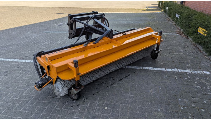 Bema Bema 25 Veegmachine - Machine de nettoyage: photos 1 Bema Bema 25 Veegmachine - Machine de nettoyage: photos 1