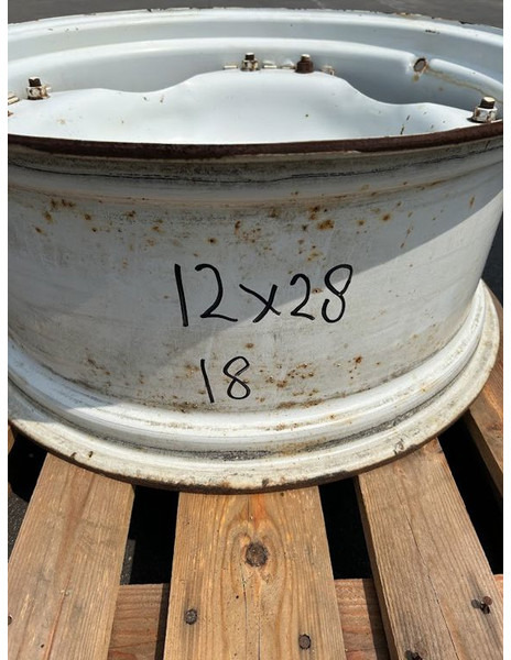 Jante New Holland velg 12 x 28: photos 1