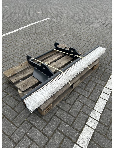 Tobroco Veegborstel 150 cm Giant aanspan - Brosse pour Engins de chantier: photos 4 Tobroco Veegborstel 150 cm Giant aanspan - Brosse pour Engins de chantier: photos 4