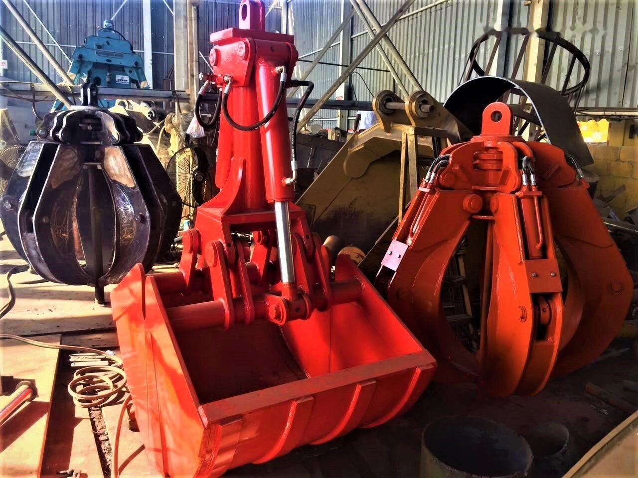 AME Hydraulic Clamshell (1.5 CBM) Suitable for 18-30 Ton Excavator - Benne preneuse pour Pelle: photos 3 AME Hydraulic Clamshell (1.5 CBM) Suitable for 18-30 Ton Excavator - Benne preneuse pour Pelle: photos 3