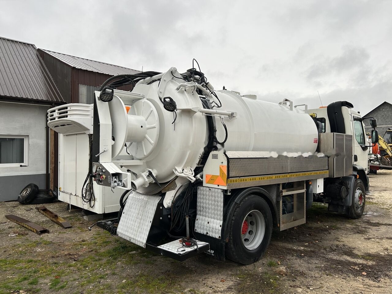 DAF LF55.250 combi tanker - Camion hydrocureur: photos 1 DAF LF55.250 combi tanker - Camion hydrocureur: photos 1