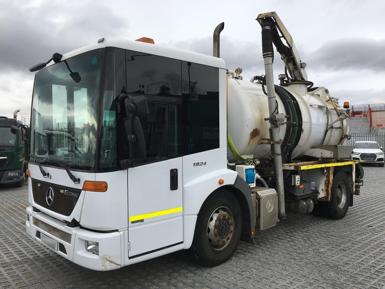 Mercedes-Benz Econic 1824 - Camion hydrocureur: photos 2 Mercedes-Benz Econic 1824 - Camion hydrocureur: photos 2