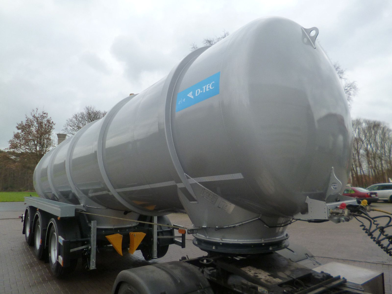 D-TEC TANKTRAILER FV2011-20-R295 D-TEC Gülletanker FV2011 Zwangslenkung - Semi-remorque citerne: photos 2 D-TEC TANKTRAILER FV2011-20-R295 D-TEC Gülletanker FV2011 Zwangslenkung - Semi-remorque citerne: photos 2