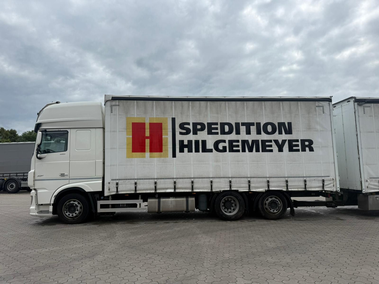 DAF XF 480 FAN LowDeck 6x2 Jumbo Inklusive Anhänger - Camion à rideaux coulissants, Remorque rideaux coulissants: photos 3 DAF XF 480 FAN LowDeck 6x2 Jumbo Inklusive Anhänger - Camion à rideaux coulissants, Remorque rideaux coulissants: photos 3
