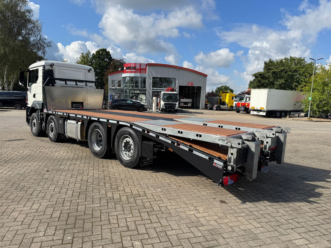 MAN TGS 35.520 8x2H Baumaschinentransporter - Remorqueuse: photos 3 MAN TGS 35.520 8x2H Baumaschinentransporter - Remorqueuse: photos 3