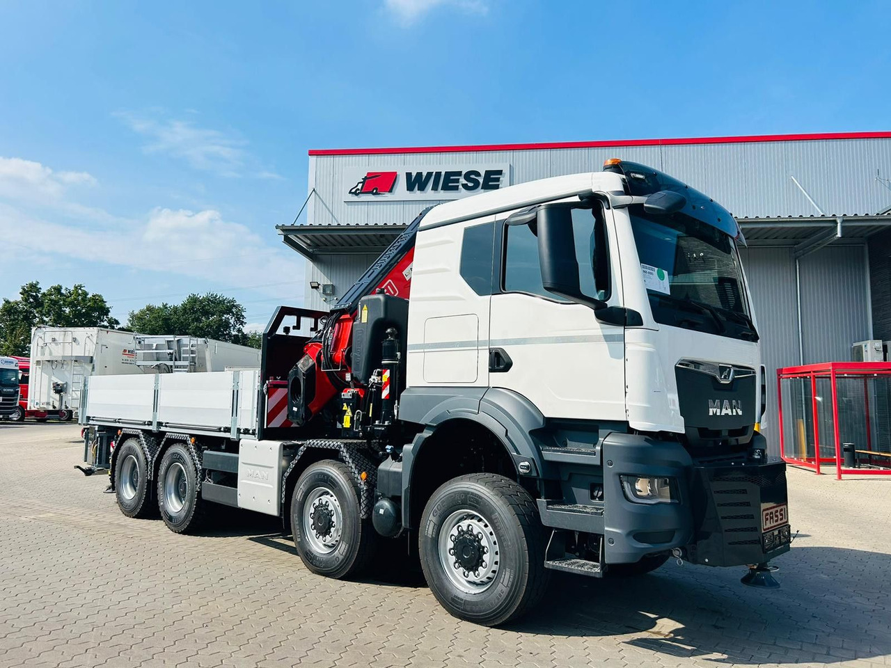 MAN TGS 41.520 8x8 mit Fassi Ladekran F710RA.2.26 - Camion plateau: photos 4 MAN TGS 41.520 8x8 mit Fassi Ladekran F710RA.2.26 - Camion plateau: photos 4