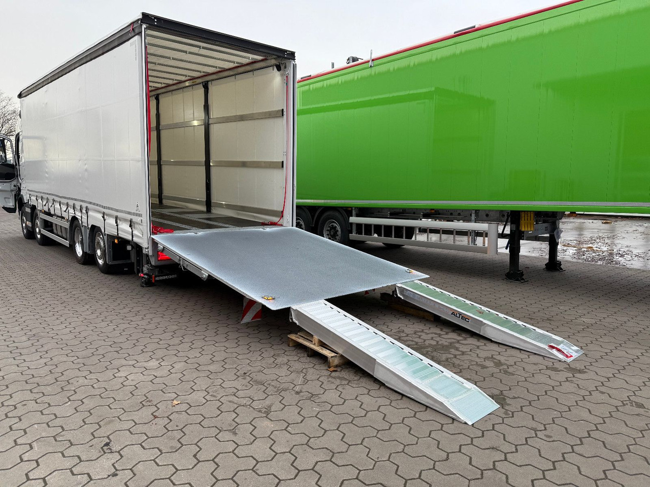 Volvo FH 500 8x2 Arbeitsbühnen Transporter LBW 9t - Remorqueuse: photos 5 Volvo FH 500 8x2 Arbeitsbühnen Transporter LBW 9t - Remorqueuse: photos 5