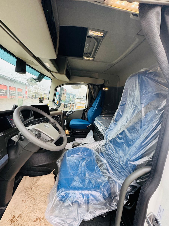 Camion plateau, Camion grue Volvo FH 500 8x4 Kran F710 RA2.27 Jib & Winde Sofort: photos 7