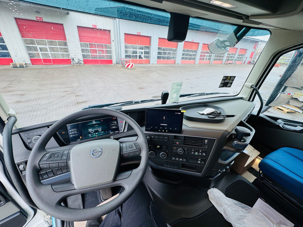 Camion plateau, Camion grue Volvo FH 500 8x4 Kran F710 RA2.27 Jib & Winde Sofort: photos 10