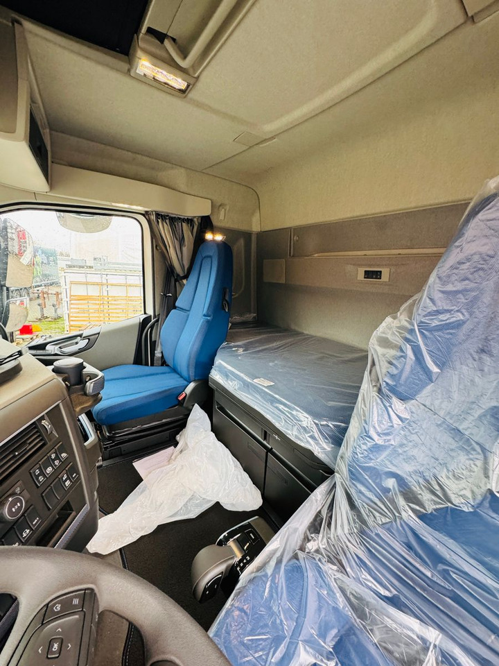 Camion plateau, Camion grue Volvo FH 500 8x4 Kran F710 RA2.27 Jib & Winde Sofort: photos 8