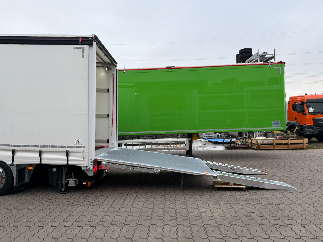 Volvo FH 500 Gabelstaplertransporter LBW 9t Dhollandia - Remorqueuse: photos 3 Volvo FH 500 Gabelstaplertransporter LBW 9t Dhollandia - Remorqueuse: photos 3