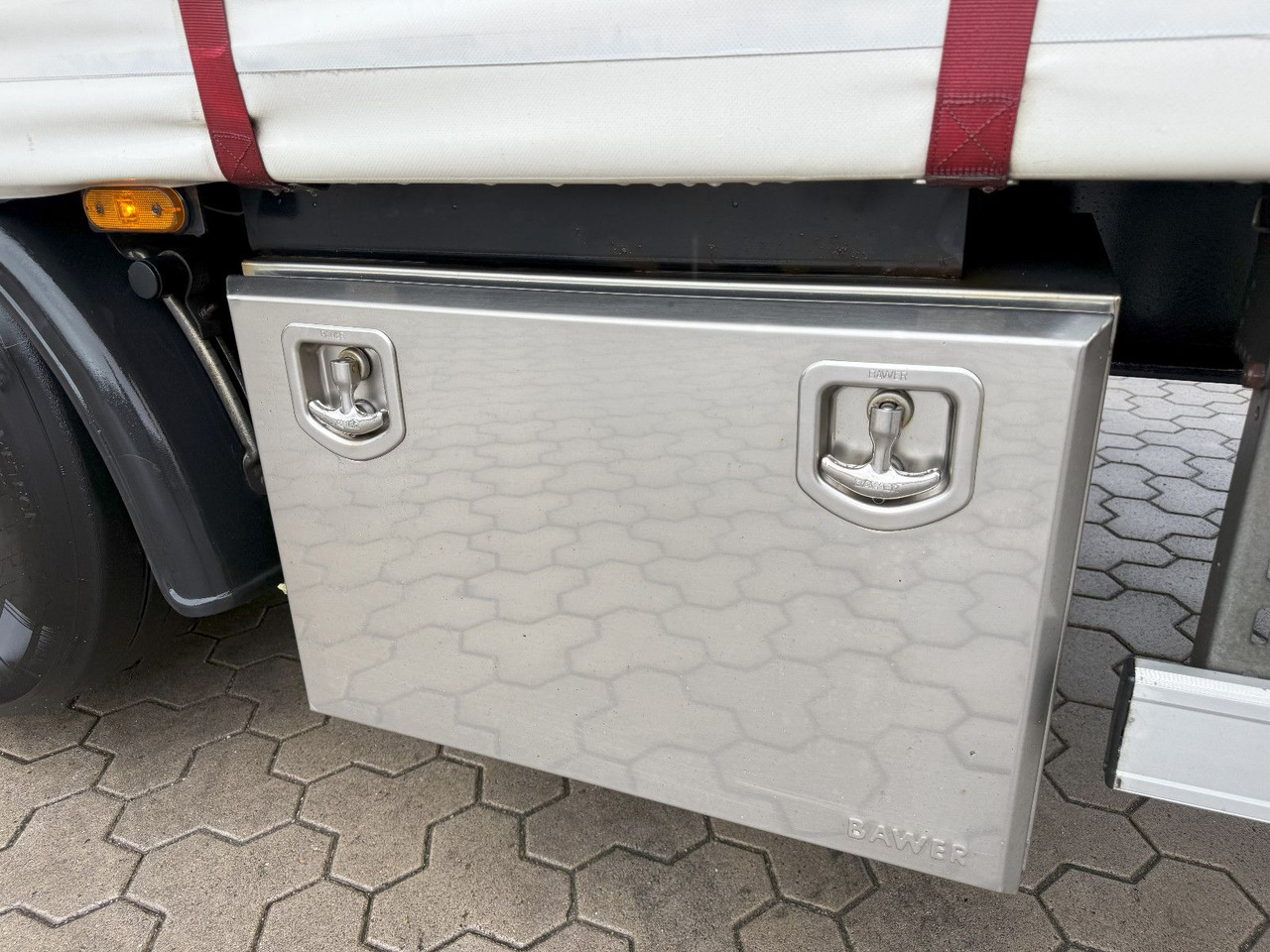 Semi-remorque surbaissé Wiese Mega Schiebeplane mit Dhollandia Rampe 9t: photos 12 Semi-remorque surbaissé Wiese Mega Schiebeplane mit Dhollandia Rampe 9t: photos 12