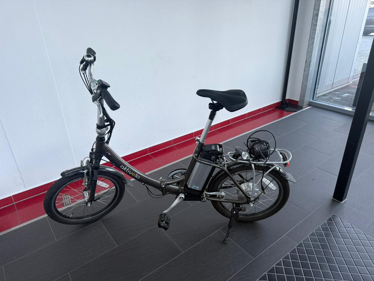 Aktivelo Elektro-Faltrad Sport, 20 Zoll Wie Neu - Motocyclette: photos 4 Aktivelo Elektro-Faltrad Sport, 20 Zoll Wie Neu - Motocyclette: photos 4