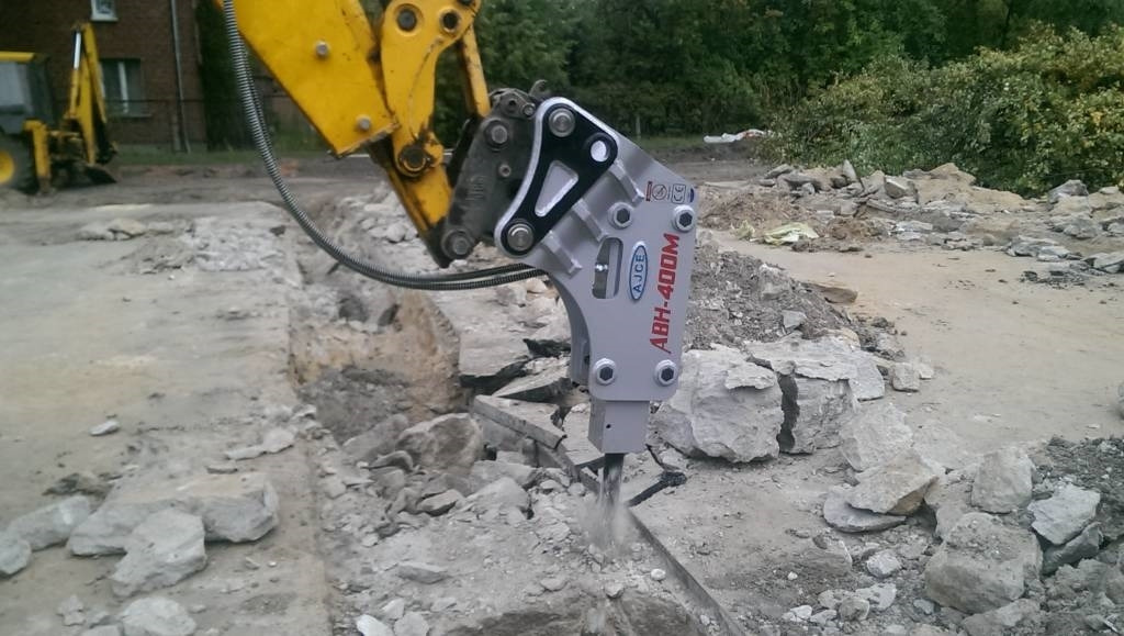 AJCE ABH400M JCB 3cx - Marteau hydraulique pour Engins de chantier: photos 1 AJCE ABH400M JCB 3cx - Marteau hydraulique pour Engins de chantier: photos 1