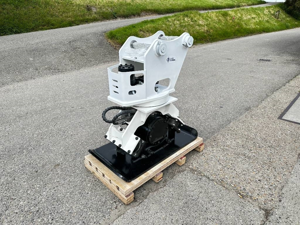 AJCE ACP5R Vibration Plate Compactor - Plaque vibrante: photos 2 AJCE ACP5R Vibration Plate Compactor - Plaque vibrante: photos 2