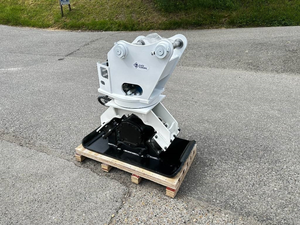 AJCE ACP5R Vibration Plate Compactor - Plaque vibrante: photos 1 AJCE ACP5R Vibration Plate Compactor - Plaque vibrante: photos 1