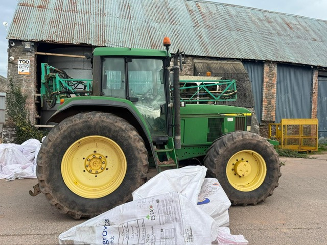 JOHN DEERE 6910 - Tracteur agricole: photos 2 JOHN DEERE 6910 - Tracteur agricole: photos 2