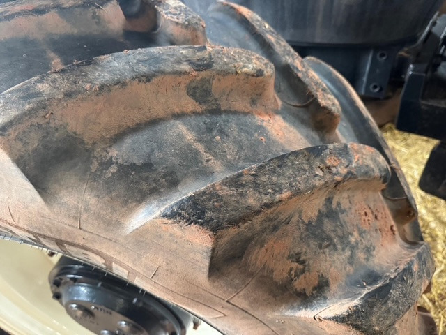 NEW HOLLAND T6.180 - Tracteur agricole: photos 3 NEW HOLLAND T6.180 - Tracteur agricole: photos 3