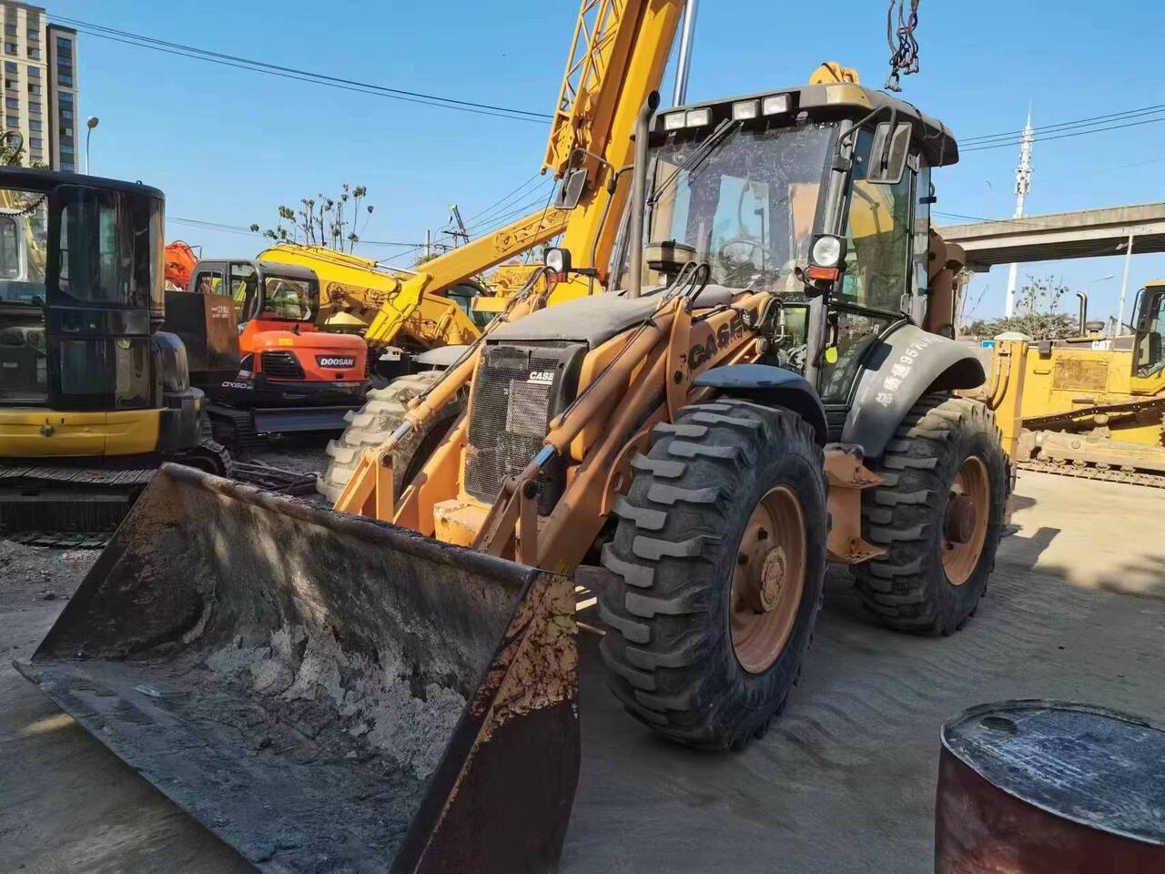 CASE 695 - Tractopelle: photos 2 CASE 695 - Tractopelle: photos 2