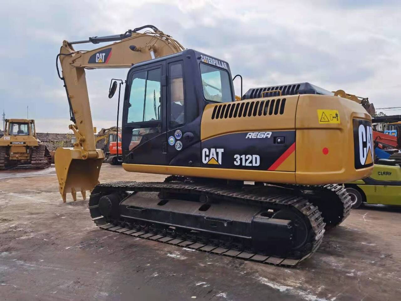 CATERPILLAR 312D - Pelle sur chenille: photos 1 CATERPILLAR 312D - Pelle sur chenille: photos 1