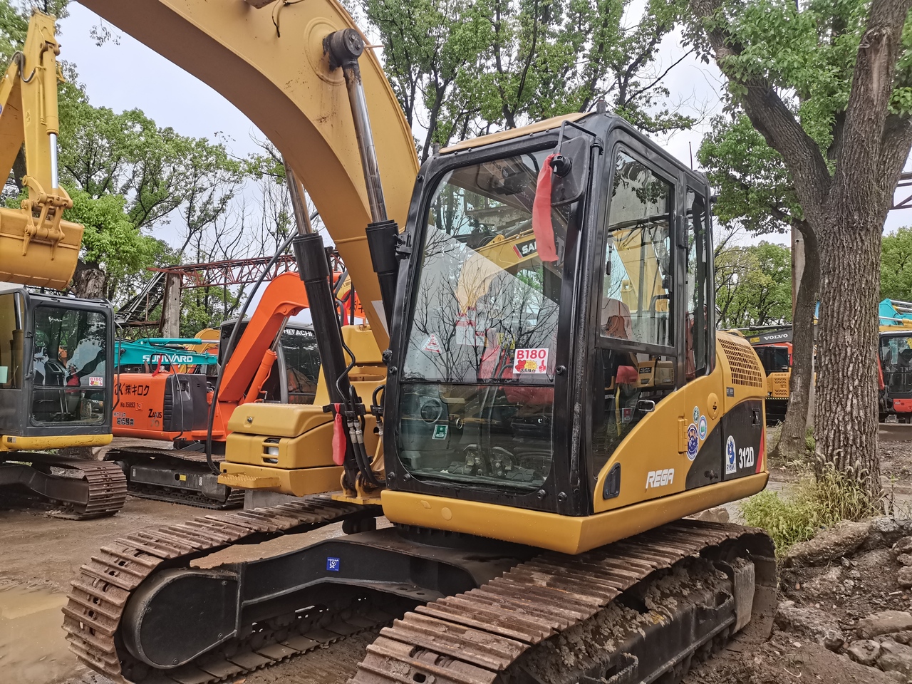 CATERPILLAR 312D - Pelle sur chenille: photos 4 CATERPILLAR 312D - Pelle sur chenille: photos 4