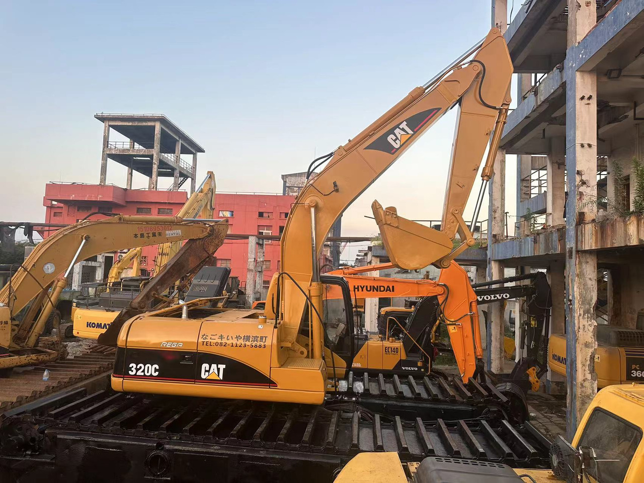 CATERPILLAR 320C - Excavatrice amphibie: photos 2 CATERPILLAR 320C - Excavatrice amphibie: photos 2